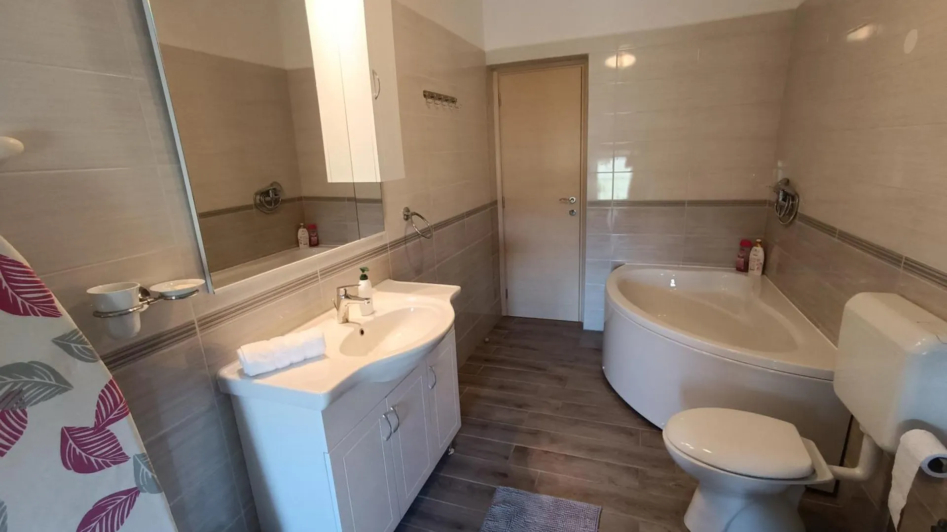 Apartment Apartman L&V Sa Dvoristem I Hidromasaznim Bazenom Galizana