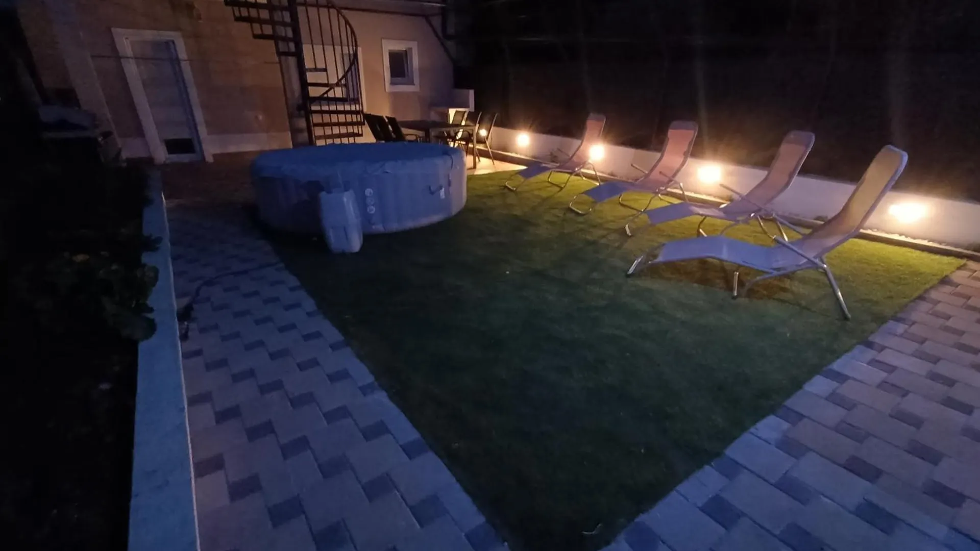 Apartment Apartman L&V Sa Dvoristem I Hidromasaznim Bazenom Galizana